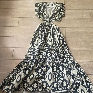 Steve Madden Black and Cream Printed Tie-Front Maxi Dress
